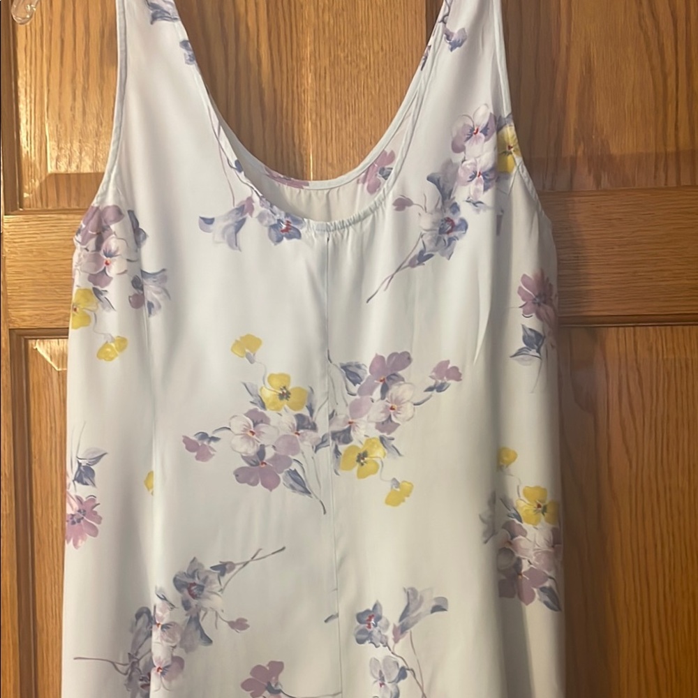 Express Blue Sleeveless Scoop Neck dress size 5/6.  Pretty print